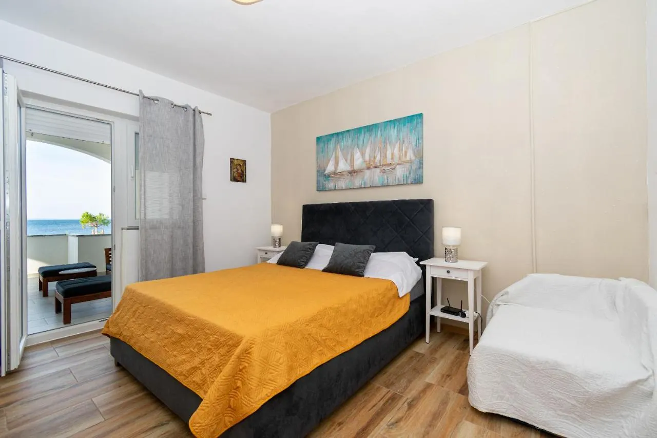 Apartments By The Sea Mandre, Pag - 4093 Kolan 0*,