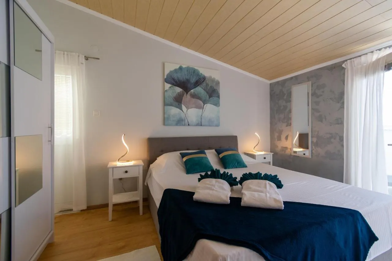 Apartments By The Sea Mandre, Pag - 4093 Kolan