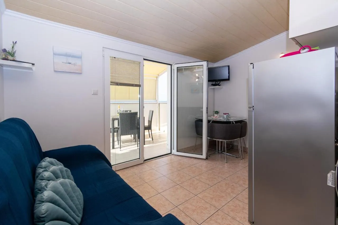 Apartments By The Sea Mandre, Pag - 4093 Kolan Croatia