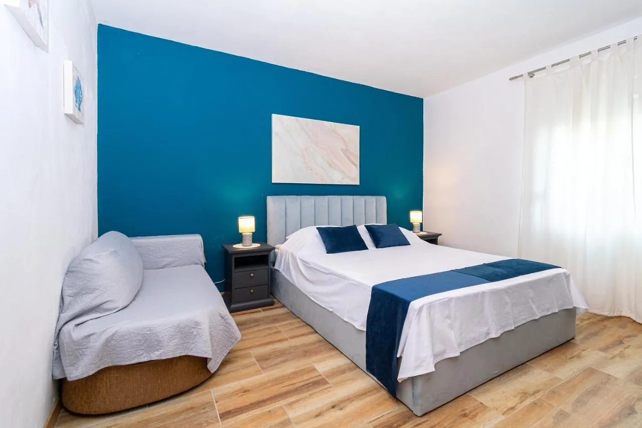 Apartments By The Sea Mandre, Pag - 4093 Kolan