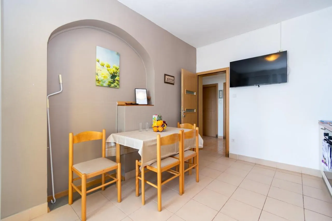 Apartments By The Sea Mandre, Pag - 4093 Kolan 0*,  Croatia