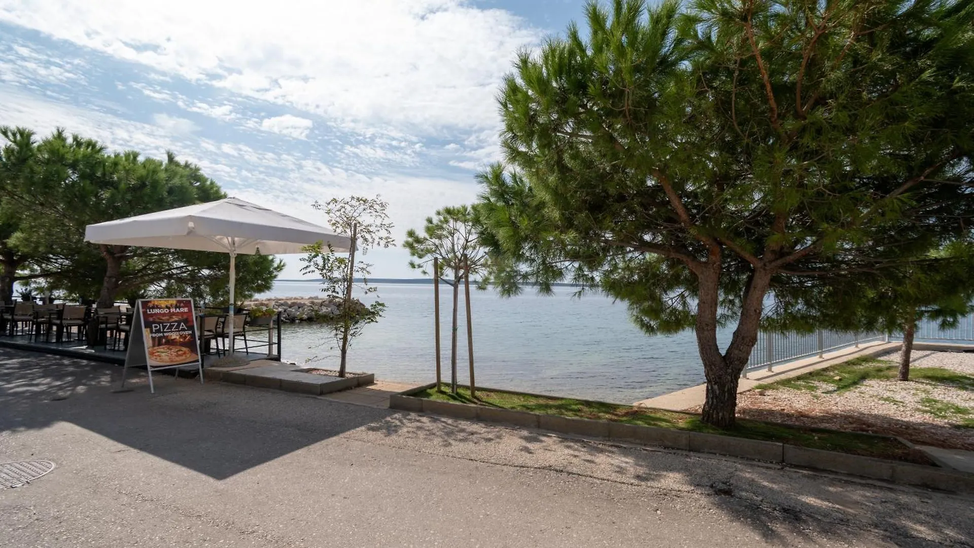 Apartments By The Sea Mandre, Pag - 4093 Kolan Croatia